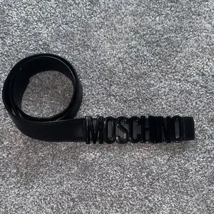 Moschino Sleek Black Logo Belt Moschino Logo Belt | Black | FARFETCH main image 3